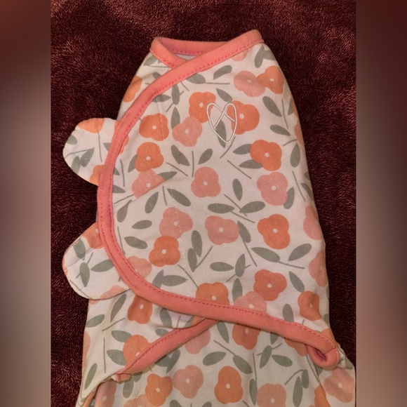 Flower Swaddle Me Swaddler - Picture 3 of 12
